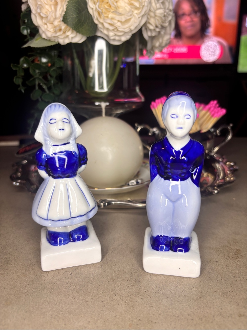 Vintage Leavenworth WA Bavarian Couple Salt Pepper Shakers Blue White Folk Art